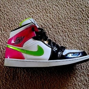 Size 12-Jordan 1 Mid SE Cyber Active Fuchsia